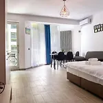 Apartment Golden Sunrise N Pools