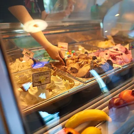 Golden Sunrise N Pools * Năvodari