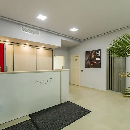 Apartment Golden Sunrise N Pools Navodari