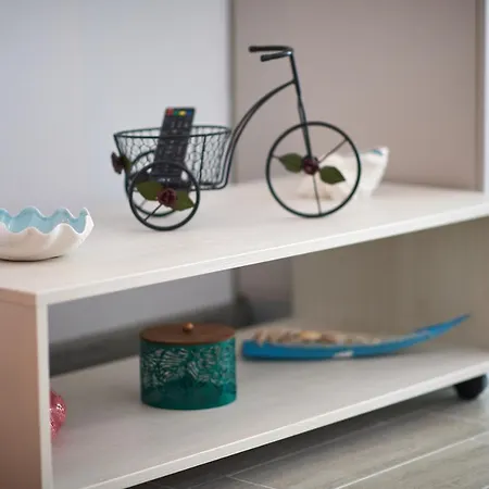 Golden Sunrise N Pools Apartmán *